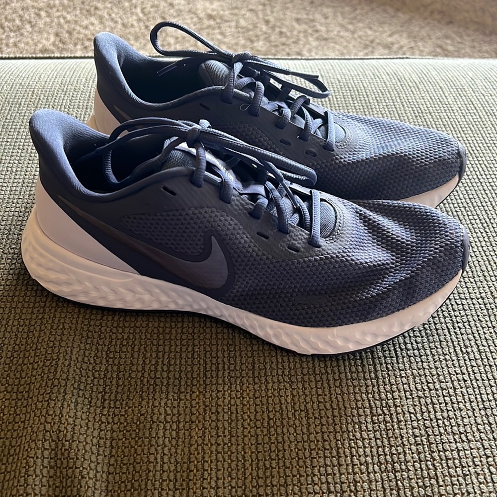 Nike Women’s Revolution Purple Running Shoes Size 9.5